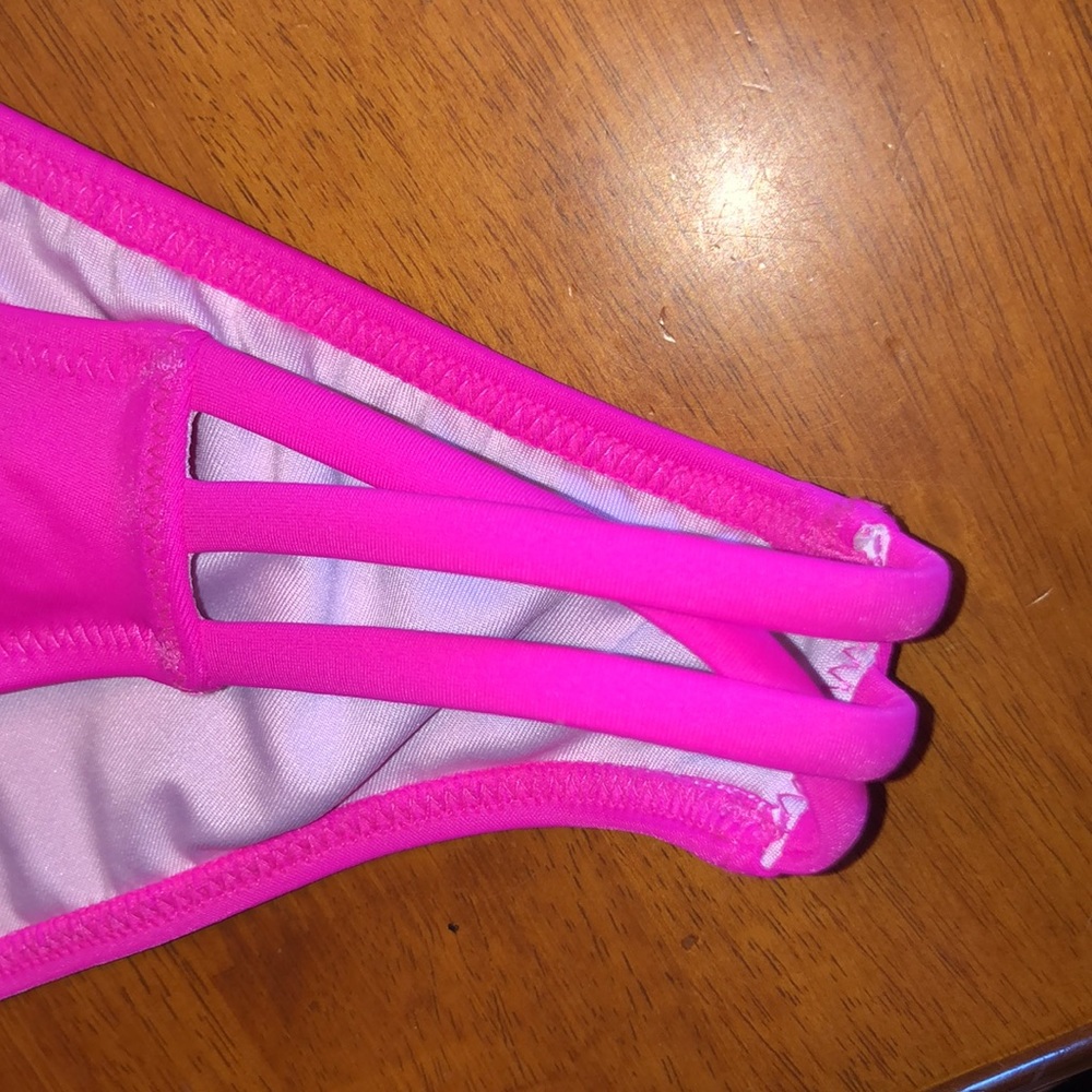 Victoria’s Secret bikini bright pink - Picture 2 of 8